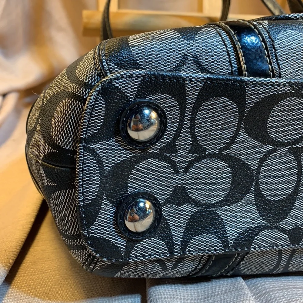 Coach almost NEW satchel/shoulder bag w/tag